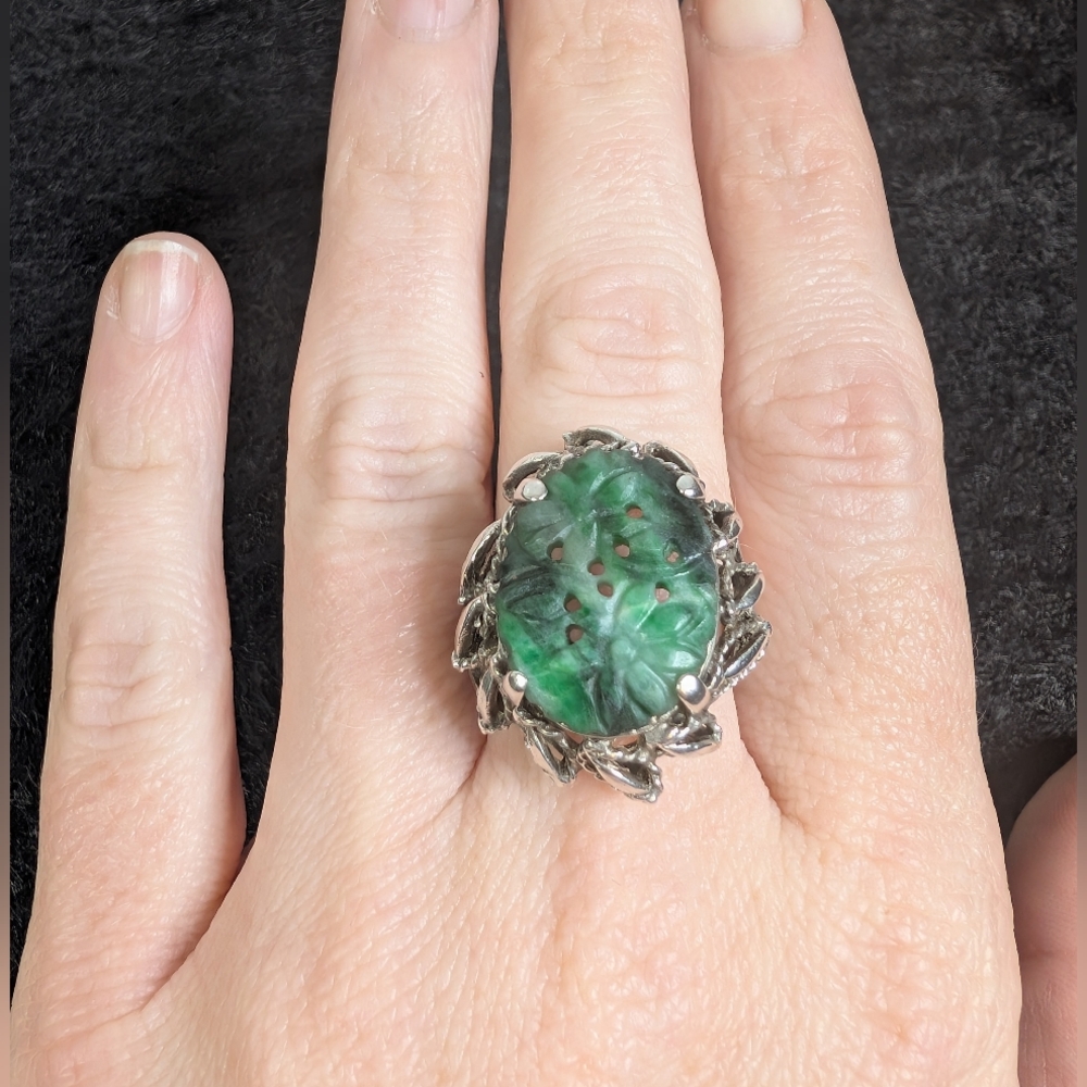 Sterling & Carved Jade Vintage Cocktail Ring 8 - Chunky Statement Silver Jewelry - Picture 6 of 14